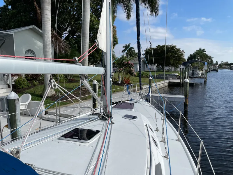 Slide: The Image of Catalina 36MKII 2001 - 4