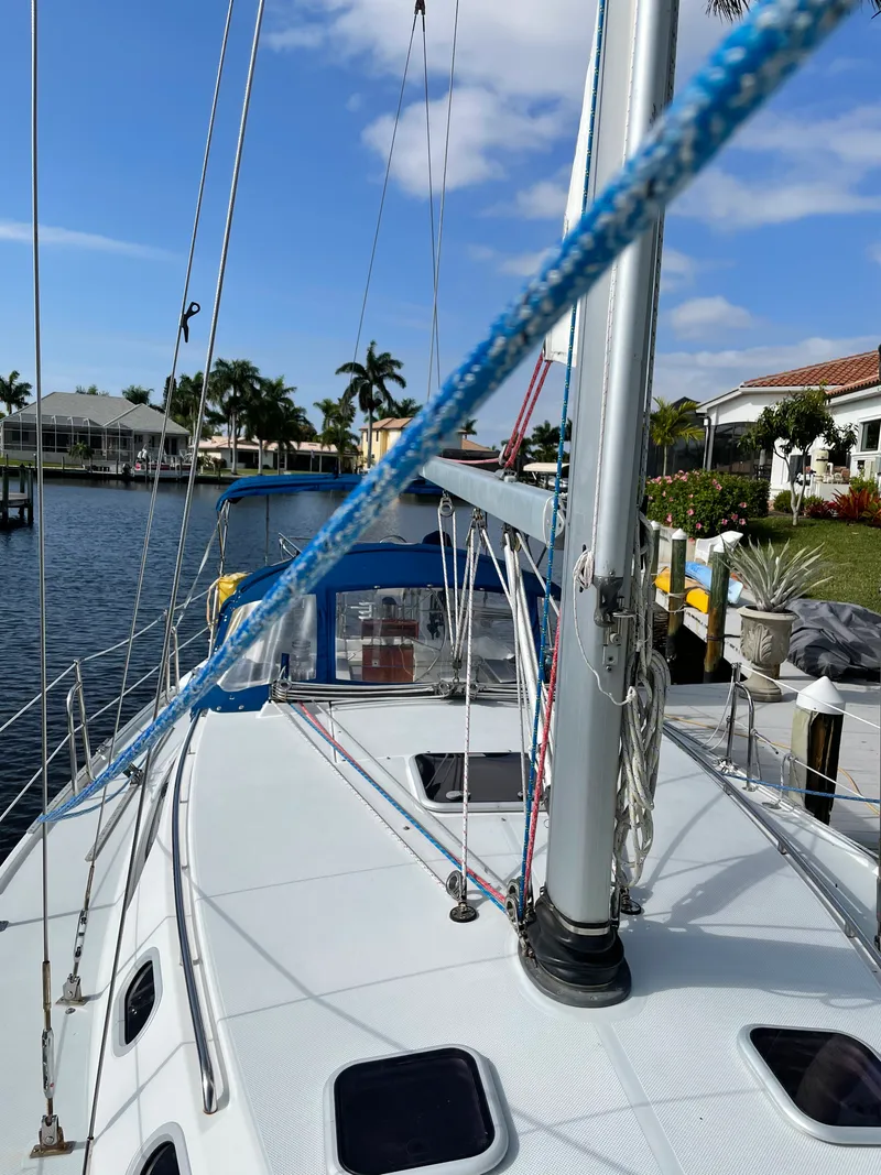 Slide: The Image of Catalina 36MKII 2001 - 5