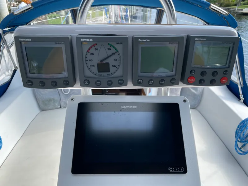 Slide: The Image of Catalina 36MKII 2001 - 7