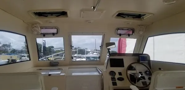 Slide: The Image of Mainship Pilot 30-II Sedan 2006 - 11