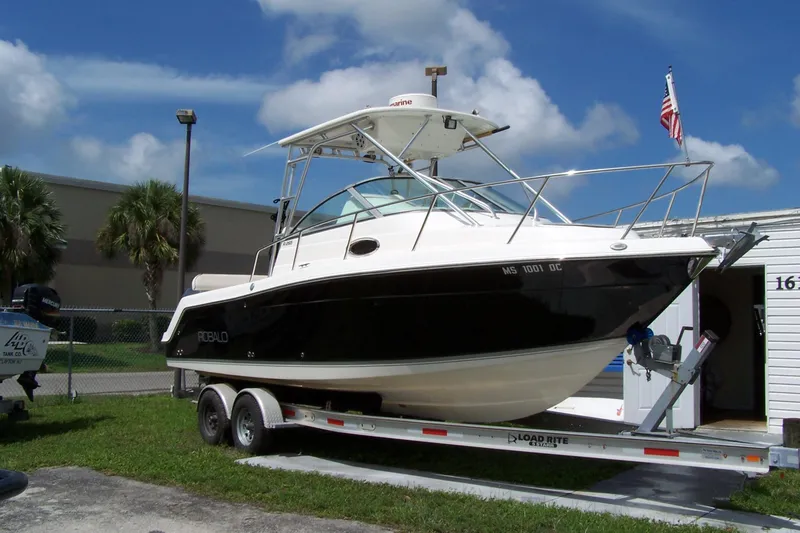 Slide: The Image of Robalo R265 Walkaround 2005 - 6