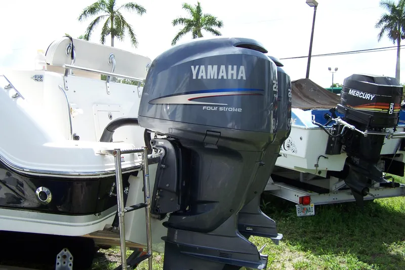 Slide: The Image of Robalo R265 Walkaround 2005 - 9