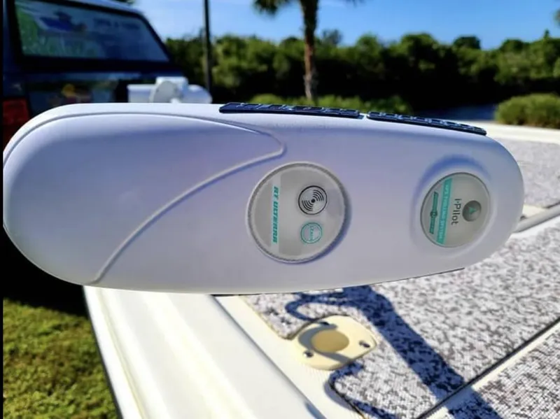 Slide: The Image of Mako Pro Skiff 19 CC 2017 - 5