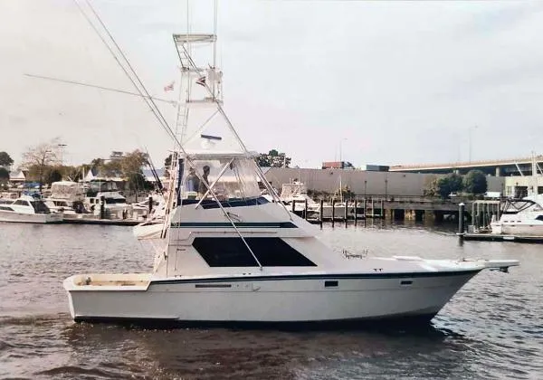 Slide: The Image of Hatteras 41 Convertible 1989 - 0