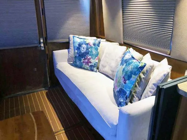 Slide: The Image of Hatteras 41 Convertible 1989 - 2
