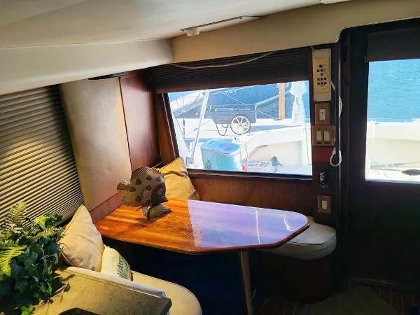 Slide: The Image of Hatteras 41 Convertible 1989 - 4