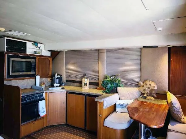 Slide: The Image of Hatteras 41 Convertible 1989 - 5