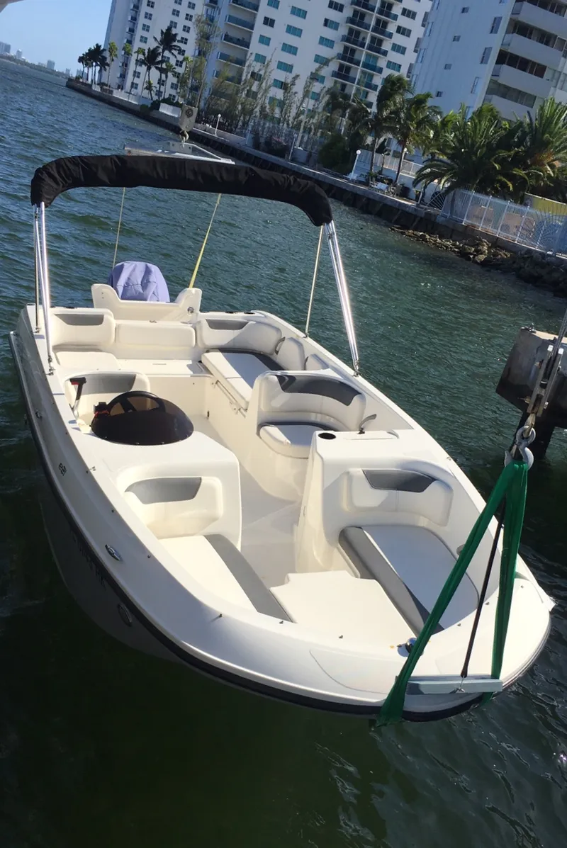 Slide: The Image of Bayliner Element E21 2017 - 1