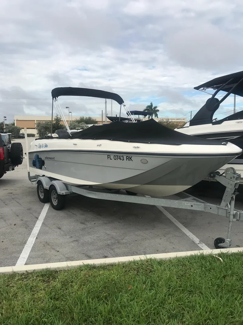 Slide: The Image of Bayliner Element E21 2017 - 8