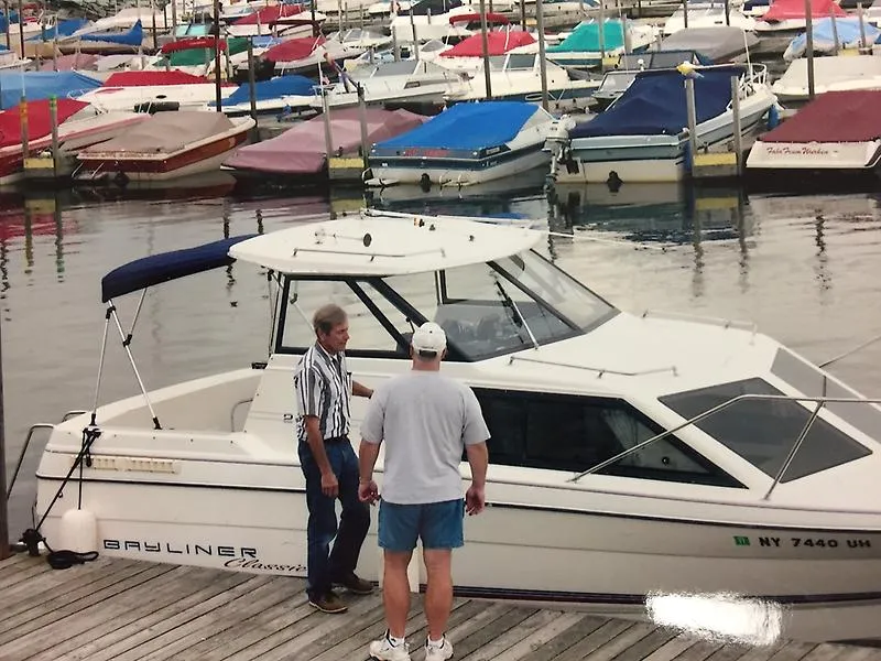Slide: The Image of Bayliner Classic Express hardtop 1993 - 0