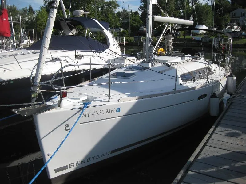 Slide: The Image of Beneteau 31 2011 - 1