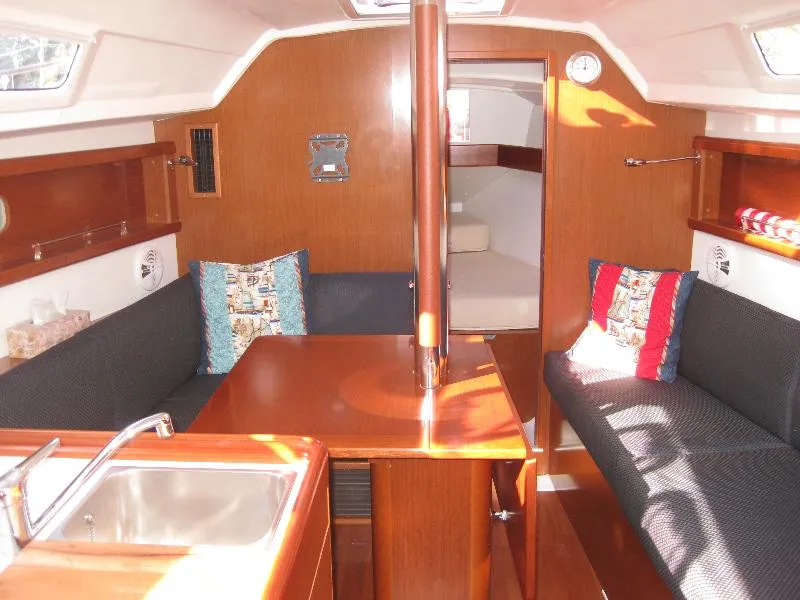 Slide: The Image of Beneteau 31 2011 - 5