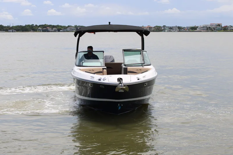 Slide: The Image of Sea Ray SLX 260 Outboard 2026 - 12