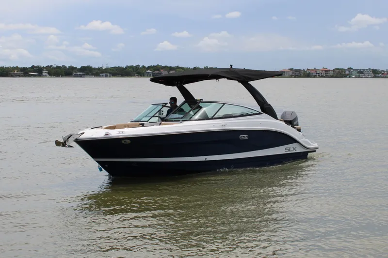 Slide: The Image of Sea Ray SLX 260 Outboard 2026 - 14