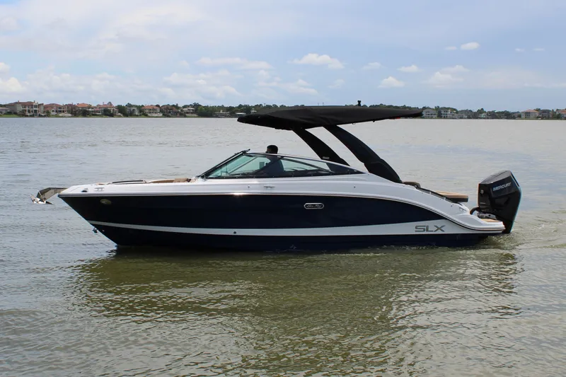 Slide: The Image of Sea Ray SLX 260 Outboard 2026 - 15