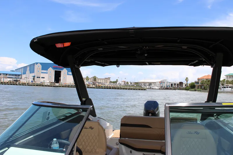 Slide: The Image of Sea Ray SLX 260 Outboard 2026 - 26