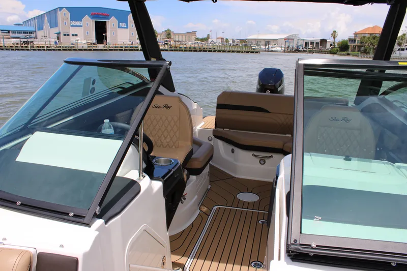 Slide: The Image of Sea Ray SLX 260 Outboard 2026 - 27