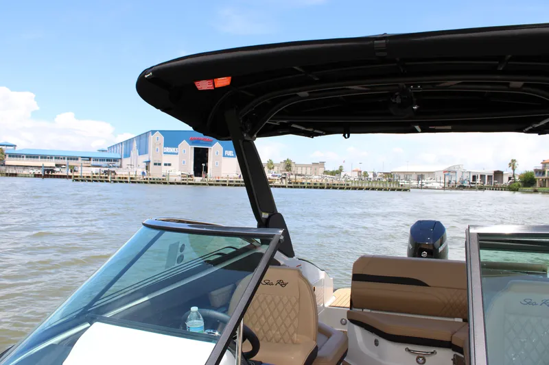 Slide: The Image of Sea Ray SLX 260 Outboard 2026 - 28