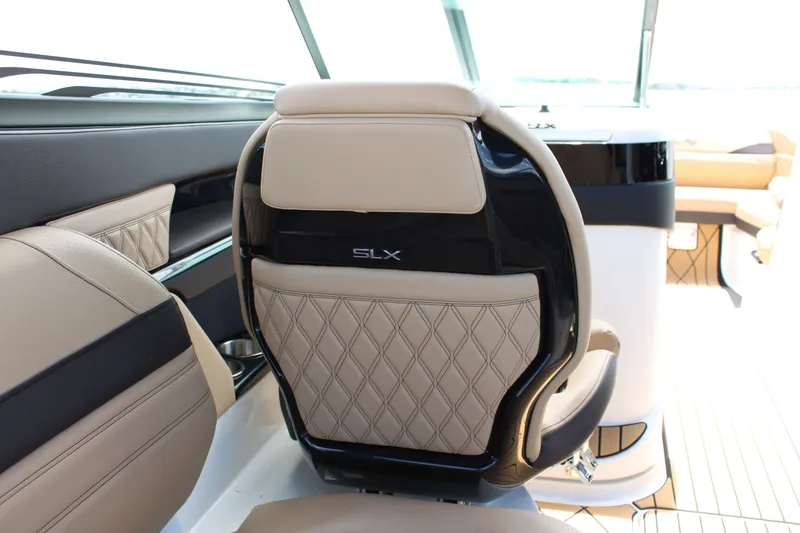 Slide: The Image of Sea Ray SLX 260 Outboard 2026 - 45