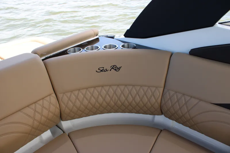 Slide: The Image of Sea Ray SLX 260 Outboard 2026 - 46