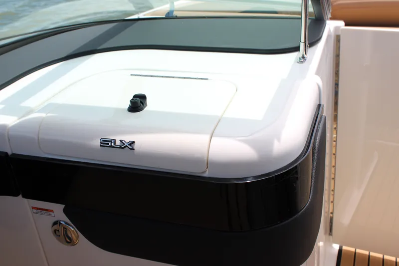 Slide: The Image of Sea Ray SLX 260 Outboard 2026 - 55