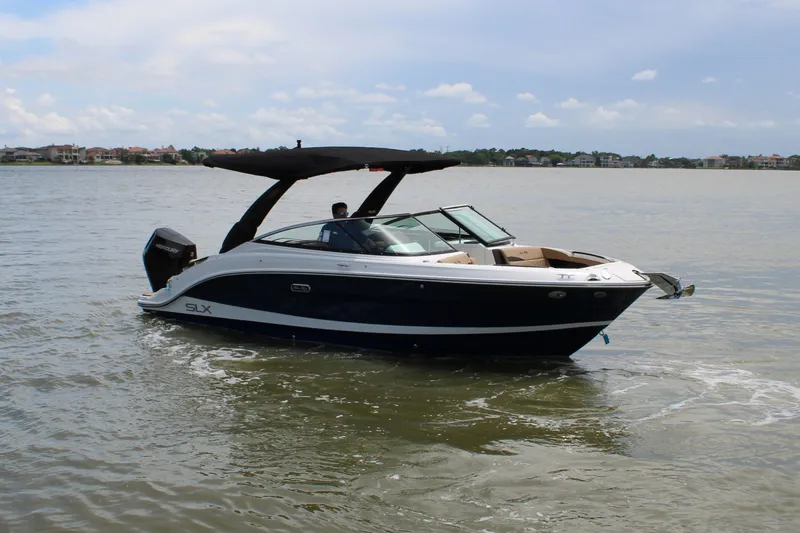 Slide: The Image of Sea Ray SLX 260 Outboard 2026 - 9