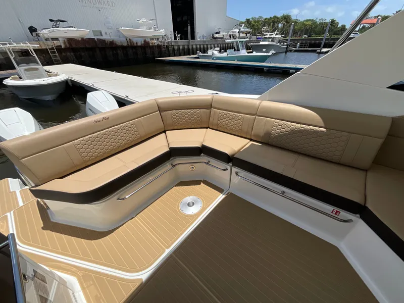 Slide: The Image of Sea Ray Sundancer 320 Outboard 2026 - 10