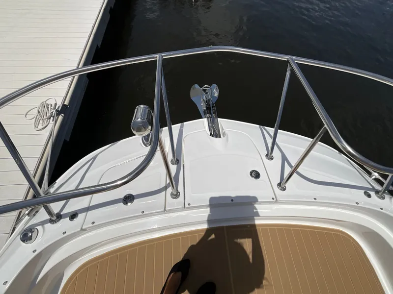 Slide: The Image of Sea Ray Sundancer 320 Outboard 2026 - 18