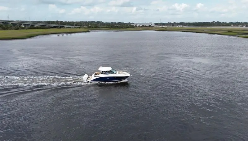 Slide: The Image of Sea Ray Sundancer 320 Outboard 2026 - 3