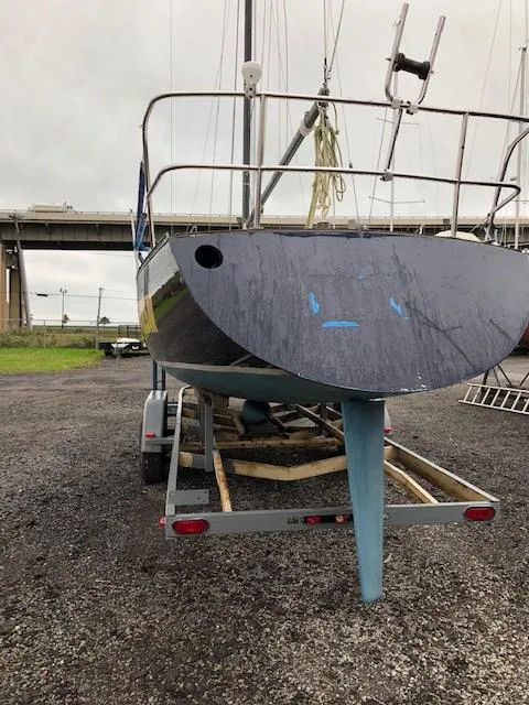 Slide: The Image of Hobie 33 1983 - 3