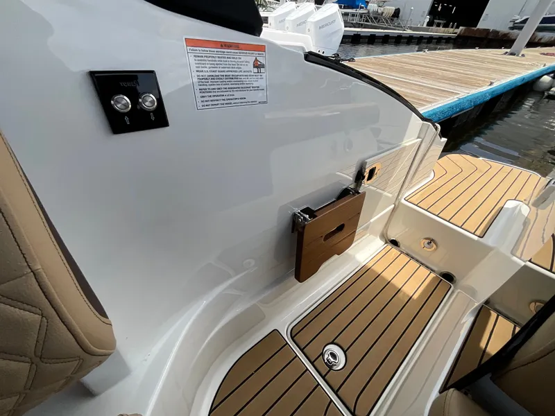 Slide: The Image of Sea Ray SLX 260 Outboard 2026 - 7