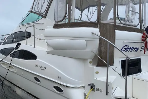 Slide: The Image of Cruisers 4050 Express Motor Yacht 2003 - 4