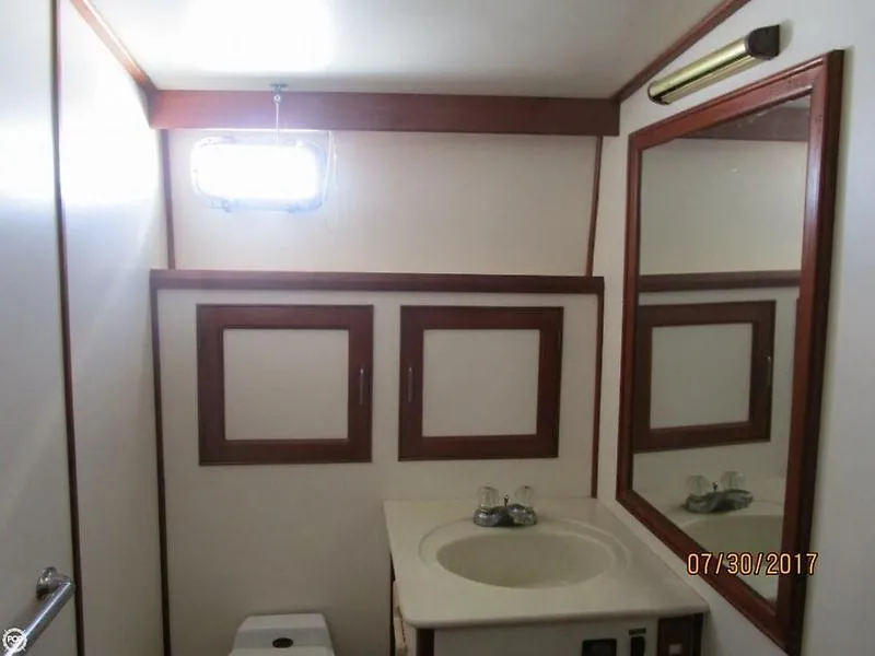 Slide: The Image of Sea Ranger Motoryacht Aft Cabin 1990 - 11