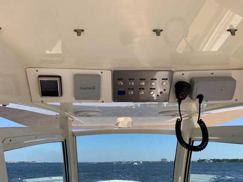 Slide: The Image of Scout 320 LXF 2016 - 8