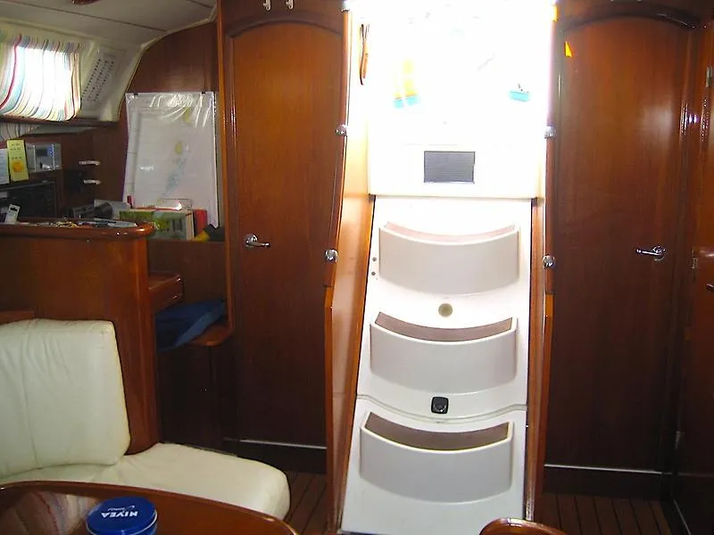 Slide: The Image of Beneteau 411 2000 - 3