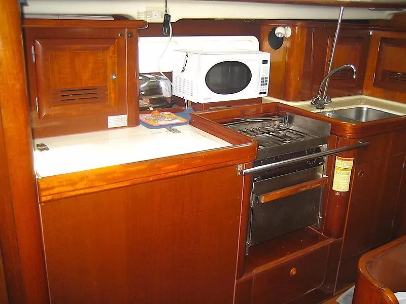 Slide: The Image of Beneteau 411 2000 - 4