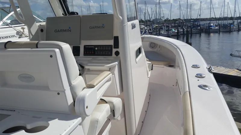 Slide: The Image of Everglades 255 Center Console 2014 - 11