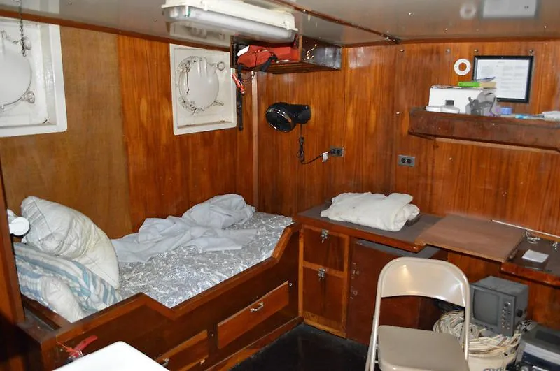 Slide: The Image of Custom Harbor Tug 1965 - 6