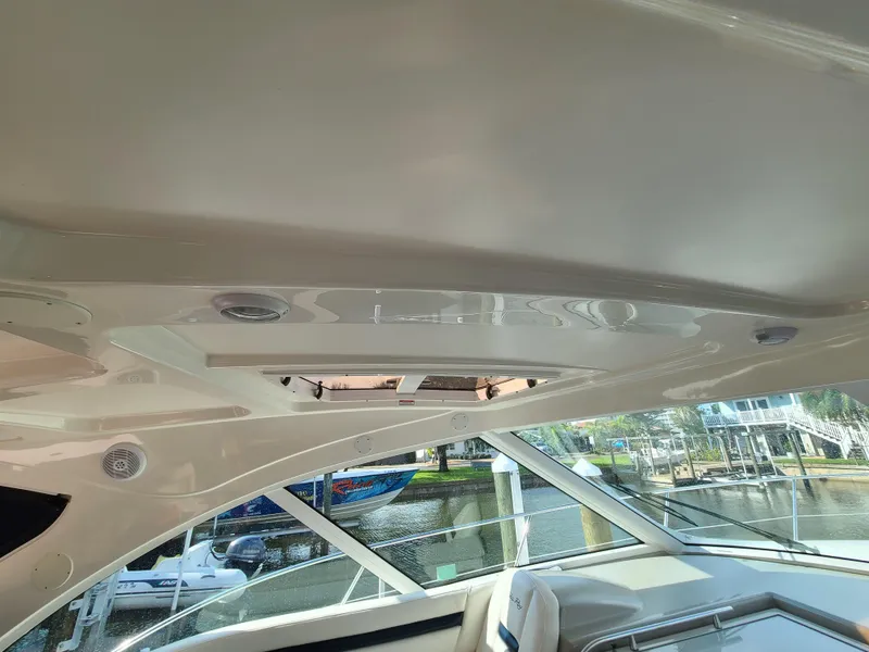 Slide: The Image of Sea Ray 48 Sundancer 2005 - 10