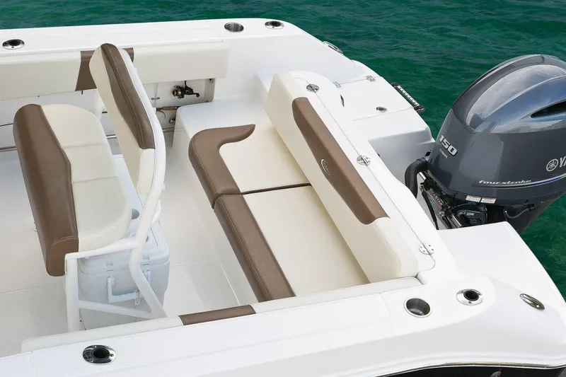 Slide: The Image of Robalo R200ES 2017 - 10