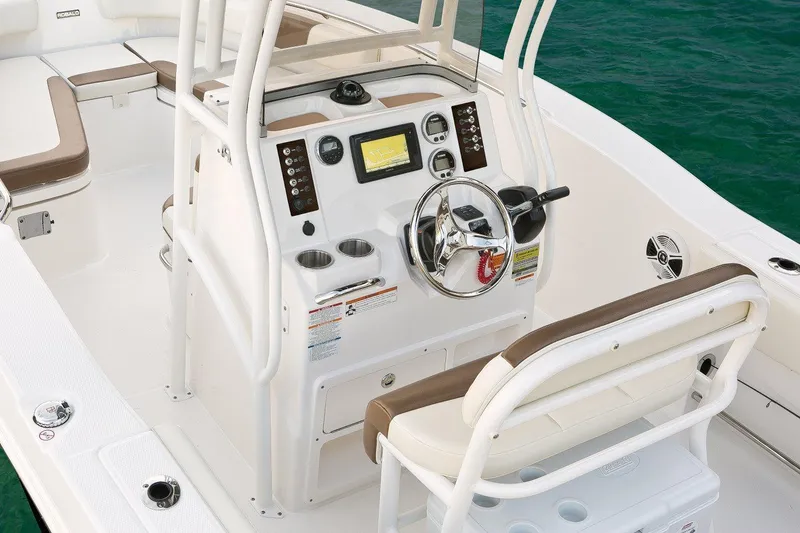 Slide: The Image of Robalo R200ES 2017 - 8