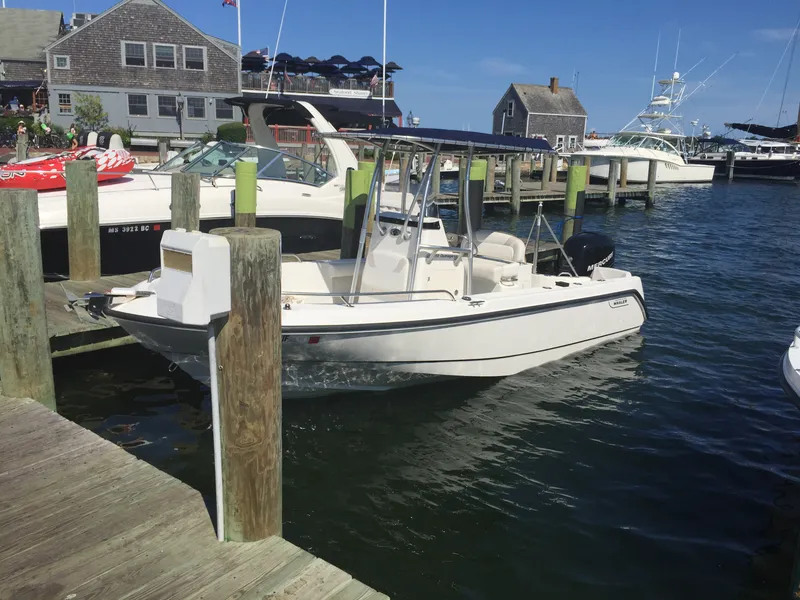 Slide: The Image of Boston Whaler OUTRAGE 2006 - 0