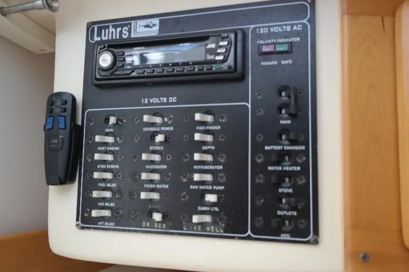 Slide: The Image of Luhrs 29 Open 2000 - 4