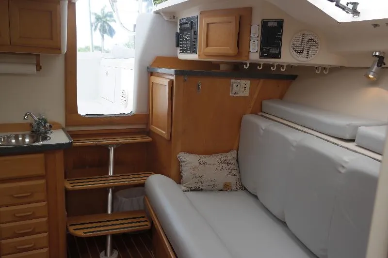 Slide: The Image of Luhrs 29 Open 2000 - 8