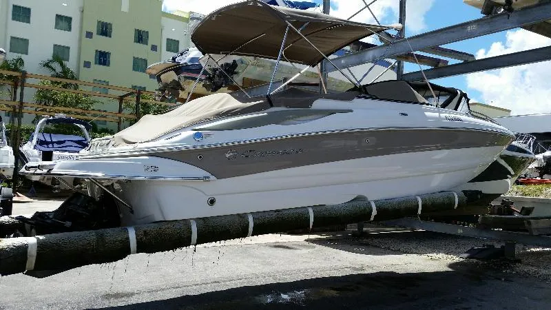 Slide: The Image of Crownline Boats 252 EX 2009 - 1