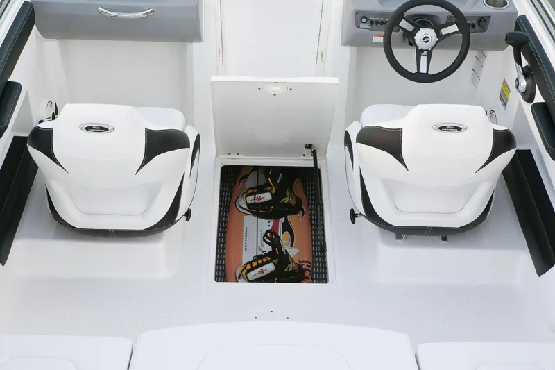 Slide: The Image of Chaparral 21 H2O Sport 2017 - 7