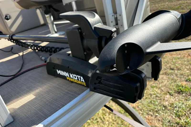 Slide: The Image of Minn Kota PowerDrive motor on 2024 Sun Tracker Fishin' Barge 20 DLX pontoon boat. - 55