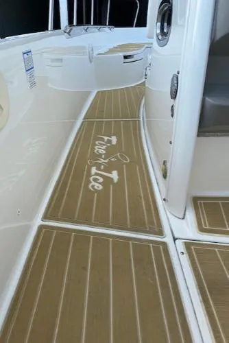 Slide: The Image of Boston Whaler 270 Dauntless 2014 - 11