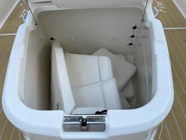 Slide: The Image of Boston Whaler 270 Dauntless 2014 - 5