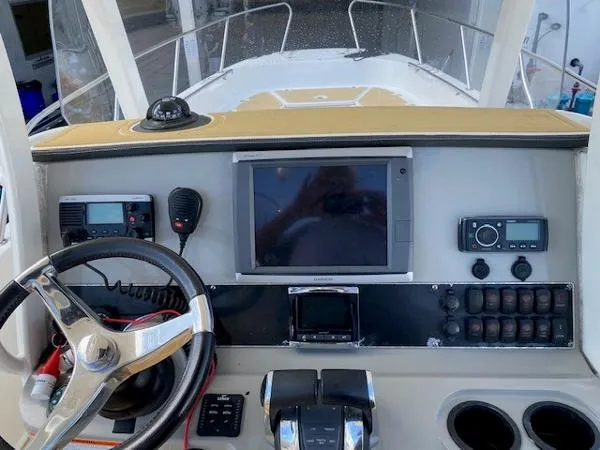 Slide: The Image of Boston Whaler 270 Dauntless 2014 - 7